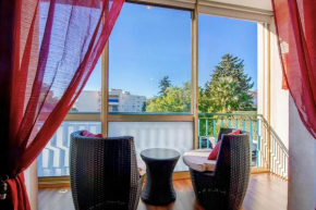 NICE Studio for 2 with BALCONY in Saint-Raphaël